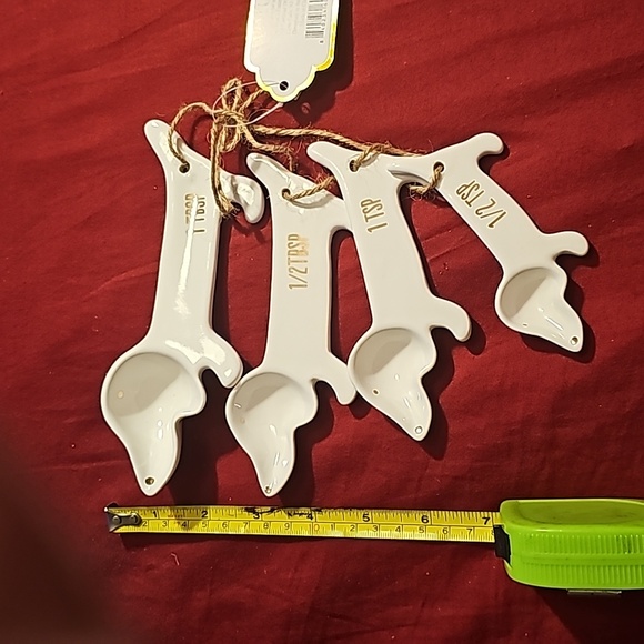 Set of 4 piece Dashshund dog measuring spoons. 1 tbsp, 1/2 tbsp, 1 tsp,1/2 tsp. - Picture 2 of 7